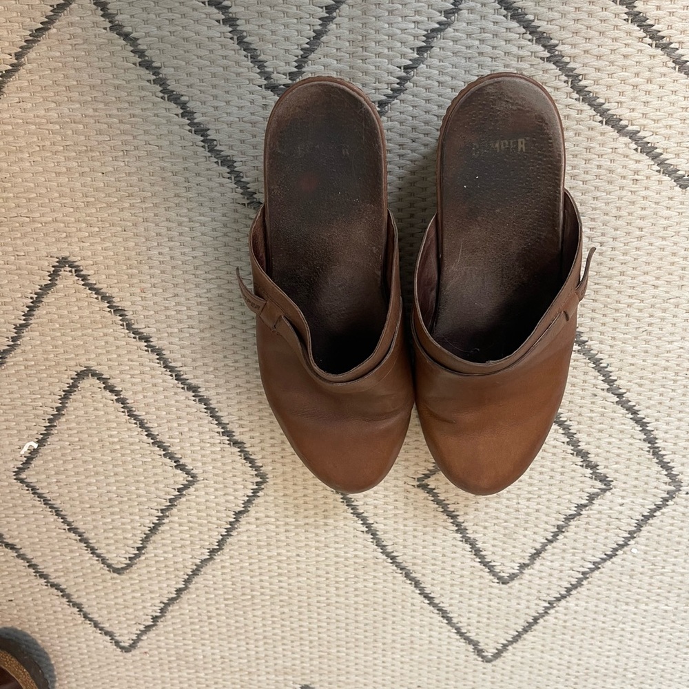 Camper Clogs - Picture 3 of 3
